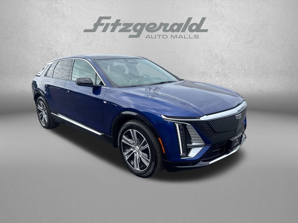 2024 Cadillac LYRIQ Luxury 2
