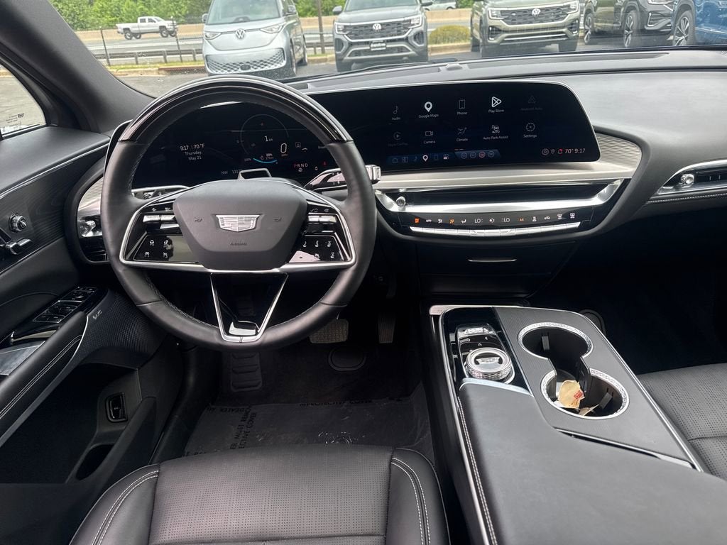 2024 Cadillac LYRIQ Luxury 2