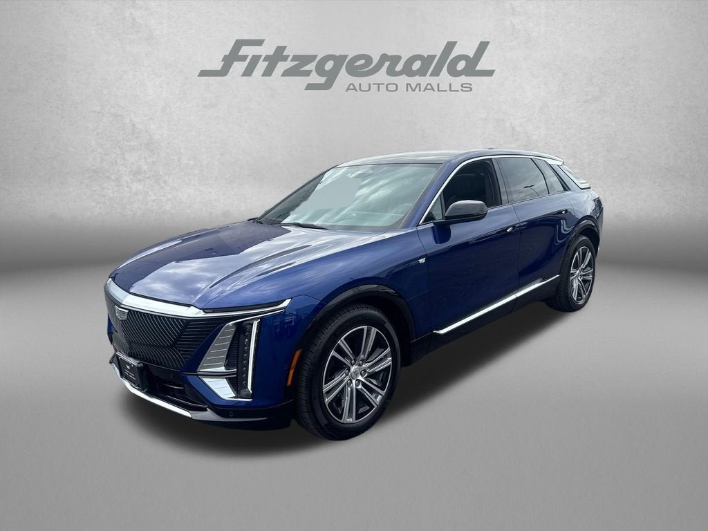 2024 Cadillac LYRIQ Luxury 2