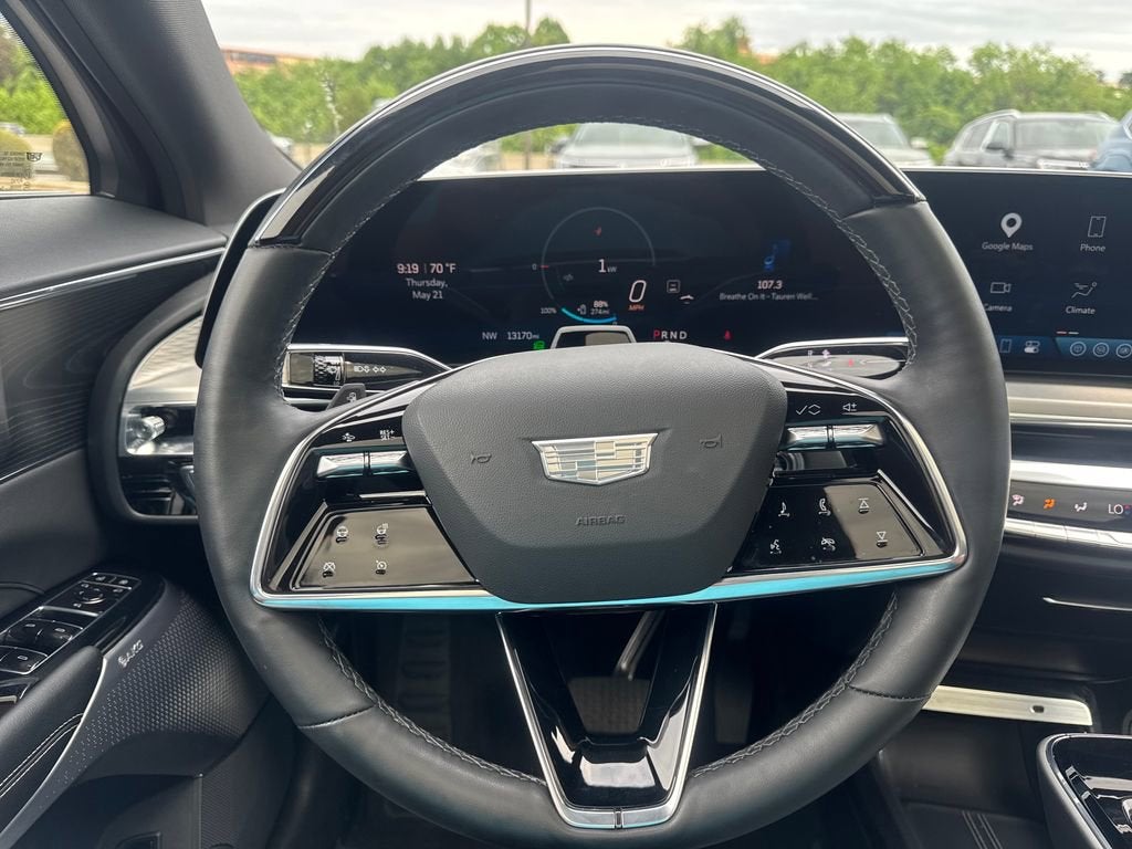 2024 Cadillac LYRIQ Luxury 2