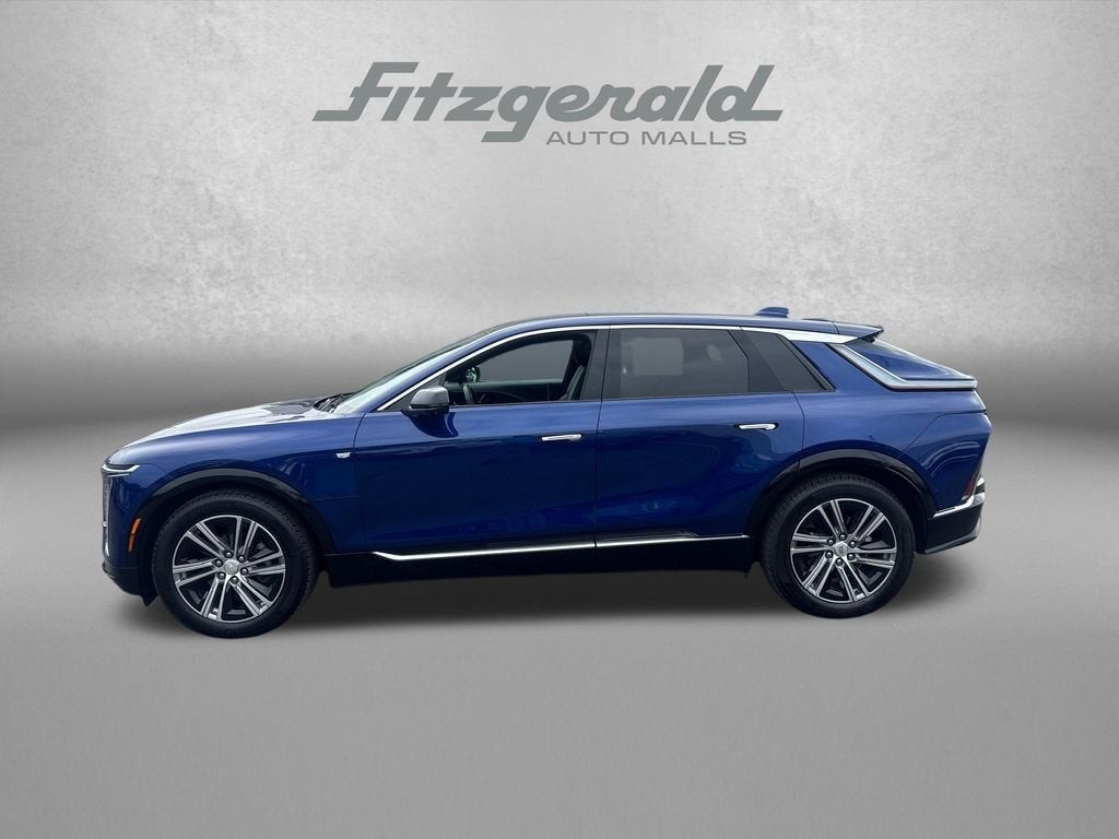 2024 Cadillac LYRIQ Luxury 2