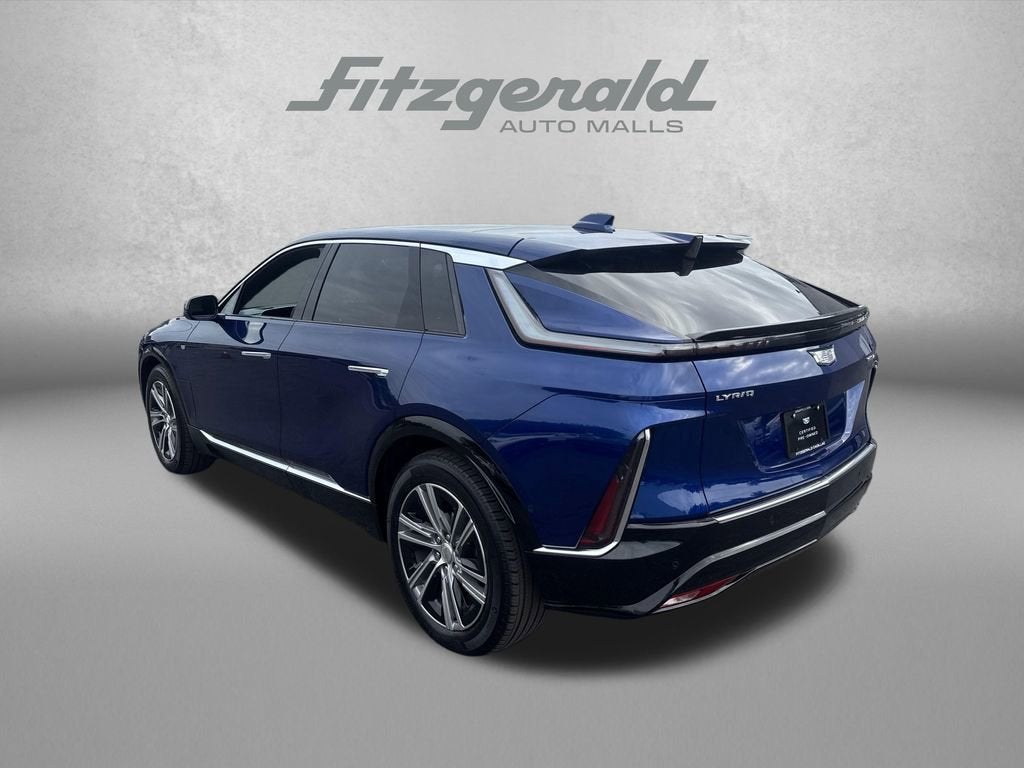 2024 Cadillac LYRIQ Luxury 2