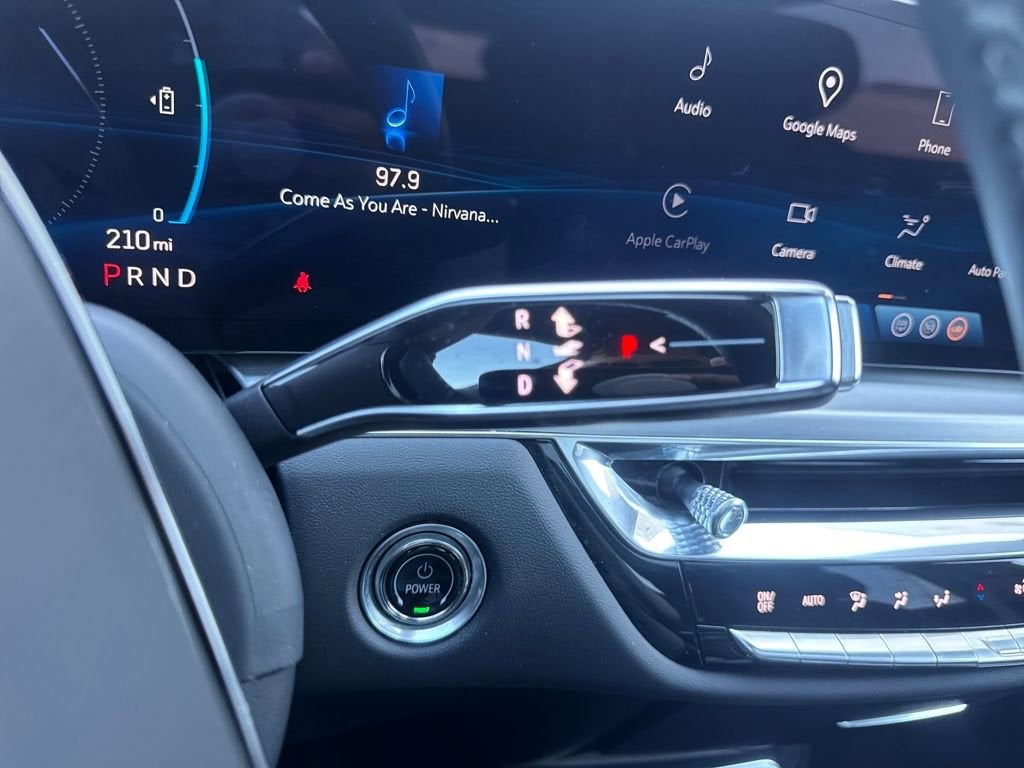 2024 Cadillac LYRIQ Luxury 3