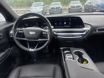 2025 Cadillac LYRIQ Luxury 3