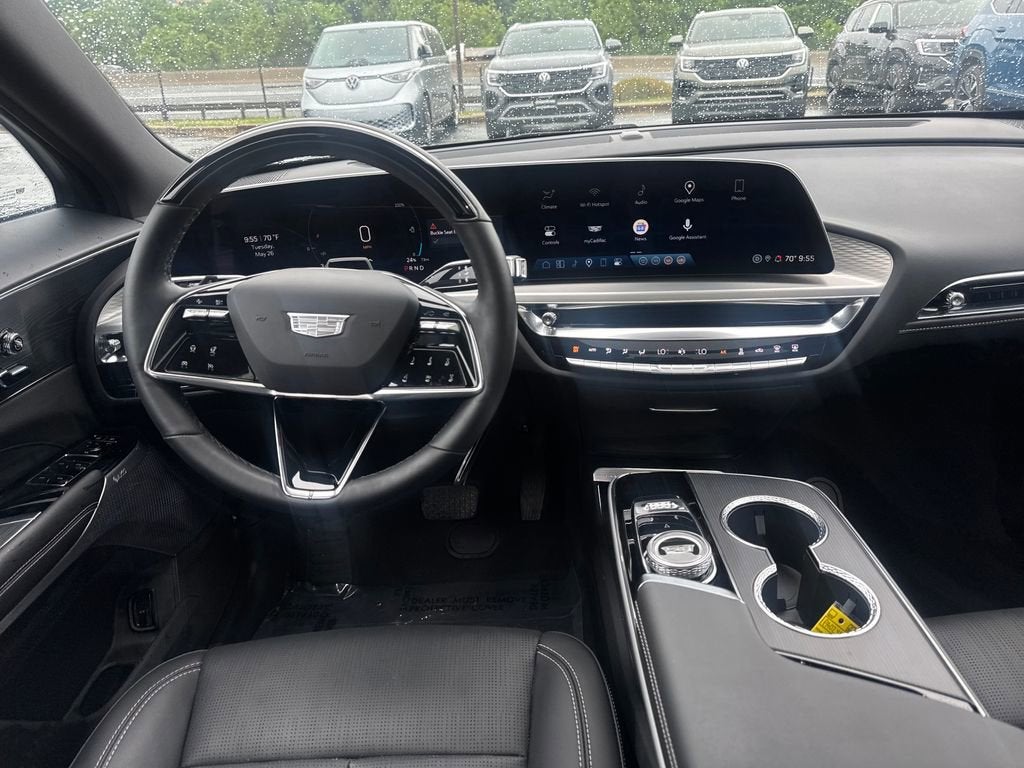 2025 Cadillac LYRIQ Luxury 3