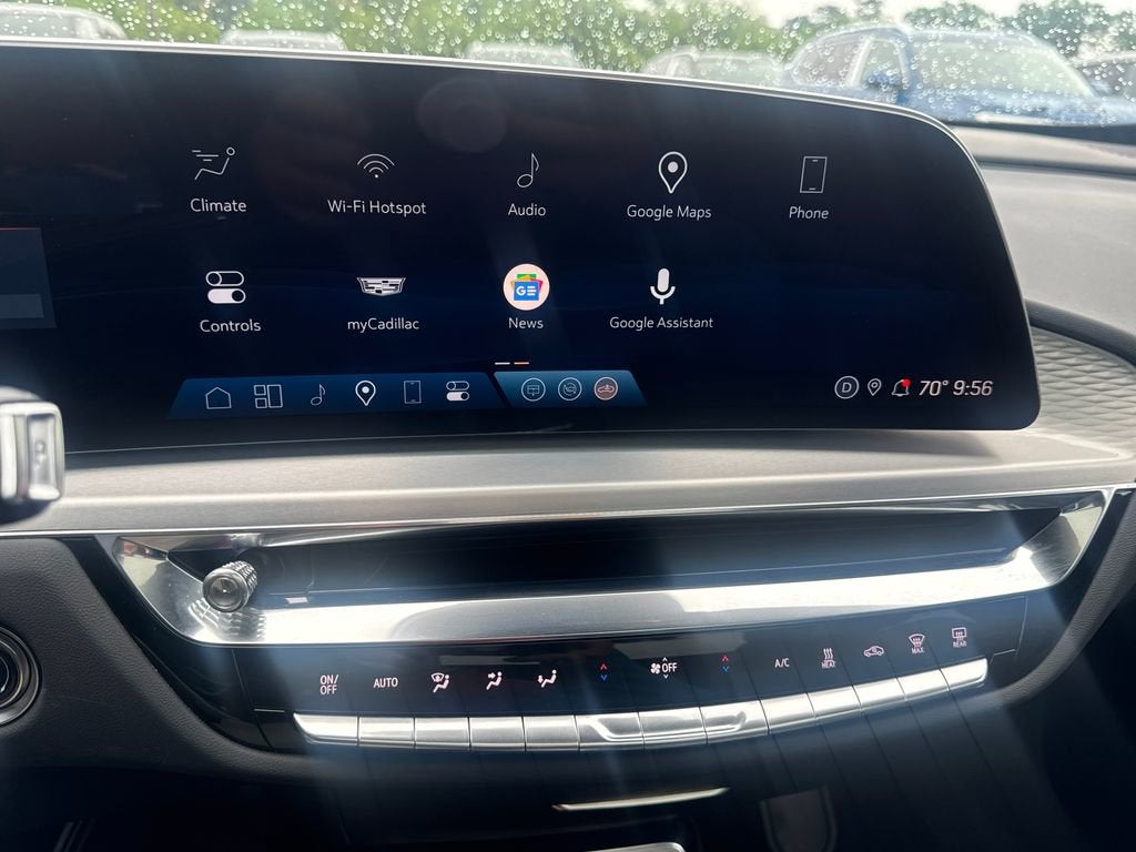 2025 Cadillac LYRIQ Luxury 3