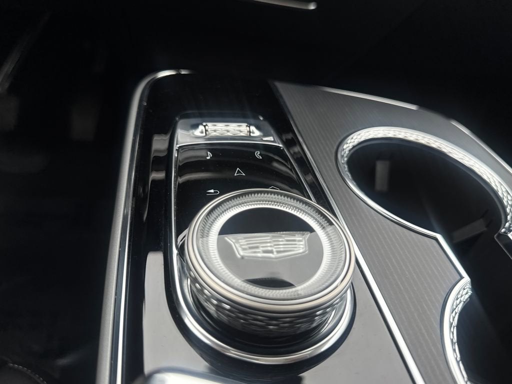 2025 Cadillac LYRIQ Luxury 3