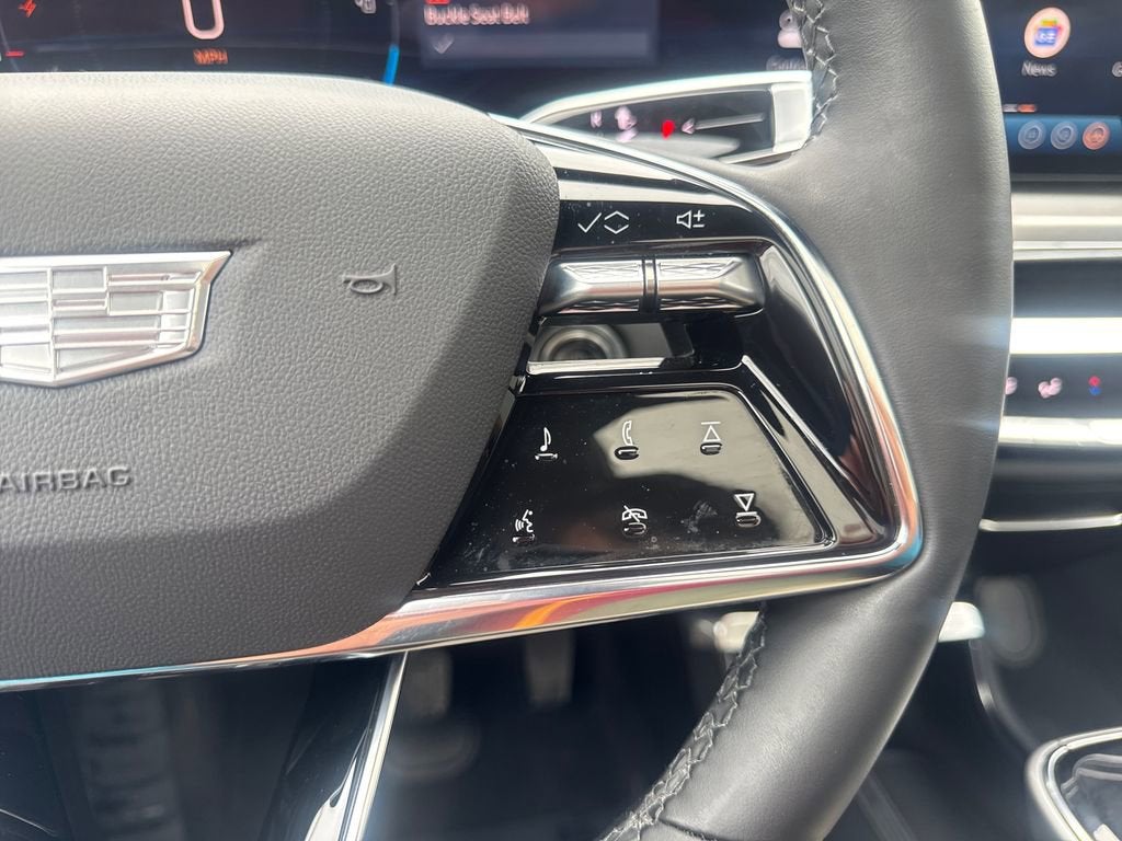 2025 Cadillac LYRIQ Luxury 3