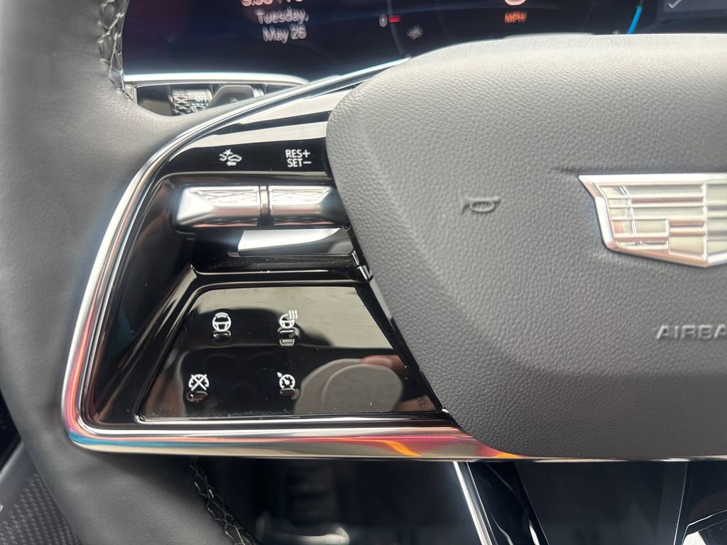 2025 Cadillac LYRIQ Luxury 3