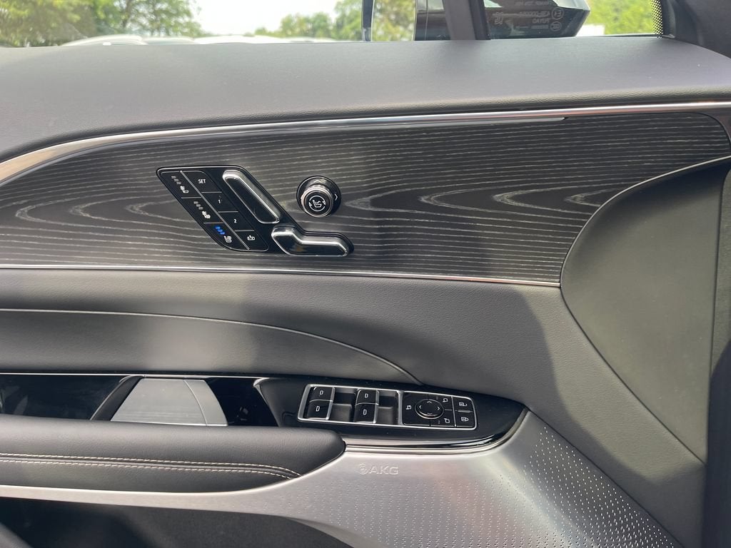 2024 Cadillac LYRIQ Sport 2