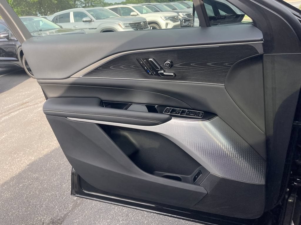2024 Cadillac LYRIQ Sport 2