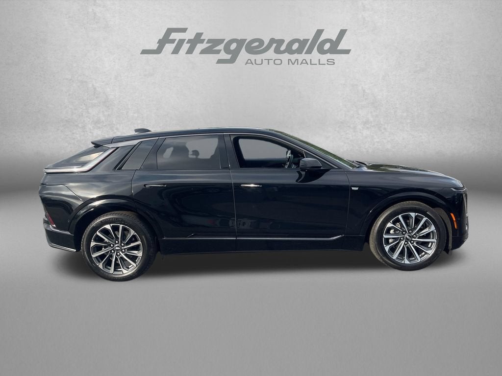 2024 Cadillac LYRIQ Sport 2