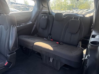 2024 Chrysler Pacifica Touring
