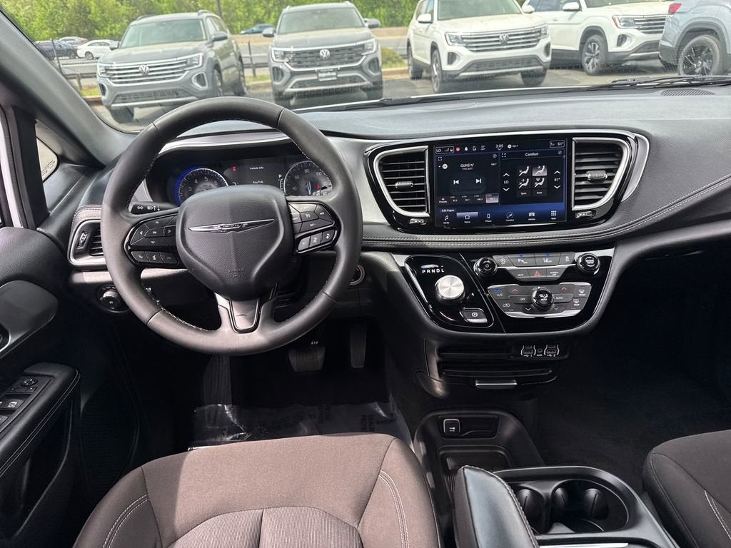 2024 Chrysler Pacifica Touring