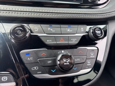 2024 Chrysler Pacifica Touring