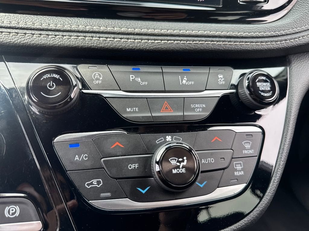 2024 Chrysler Pacifica Touring