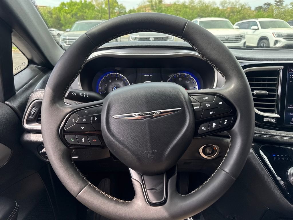 2024 Chrysler Pacifica Touring
