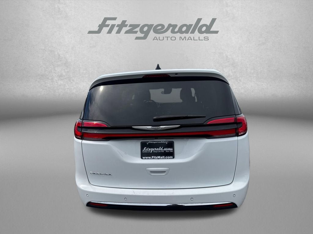 2024 Chrysler Pacifica Touring