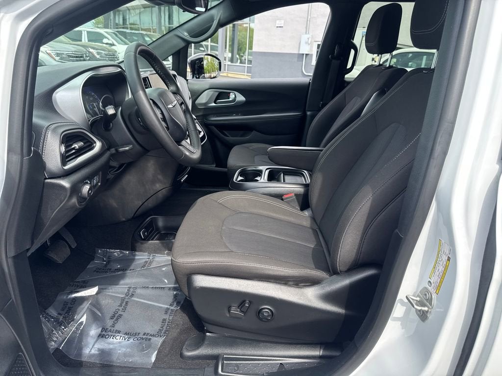 2024 Chrysler Pacifica Touring
