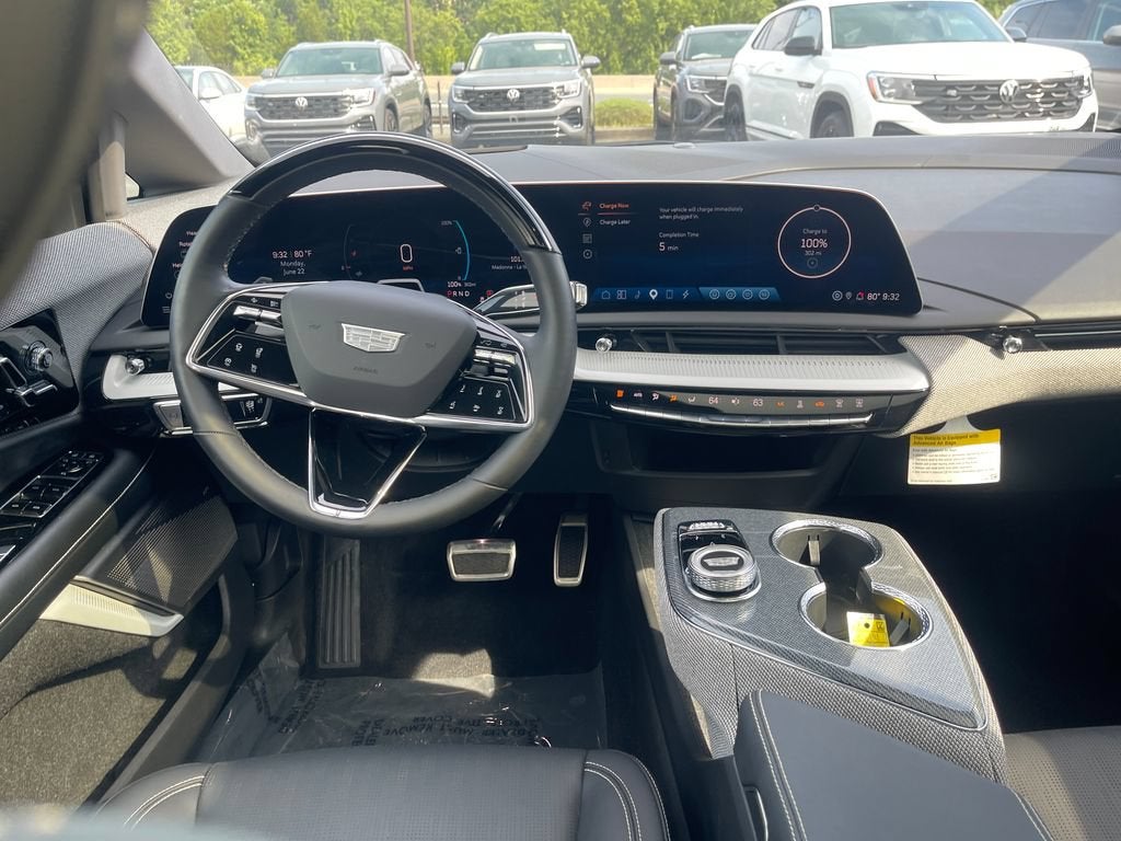 2025 Cadillac OPTIQ Luxury 2