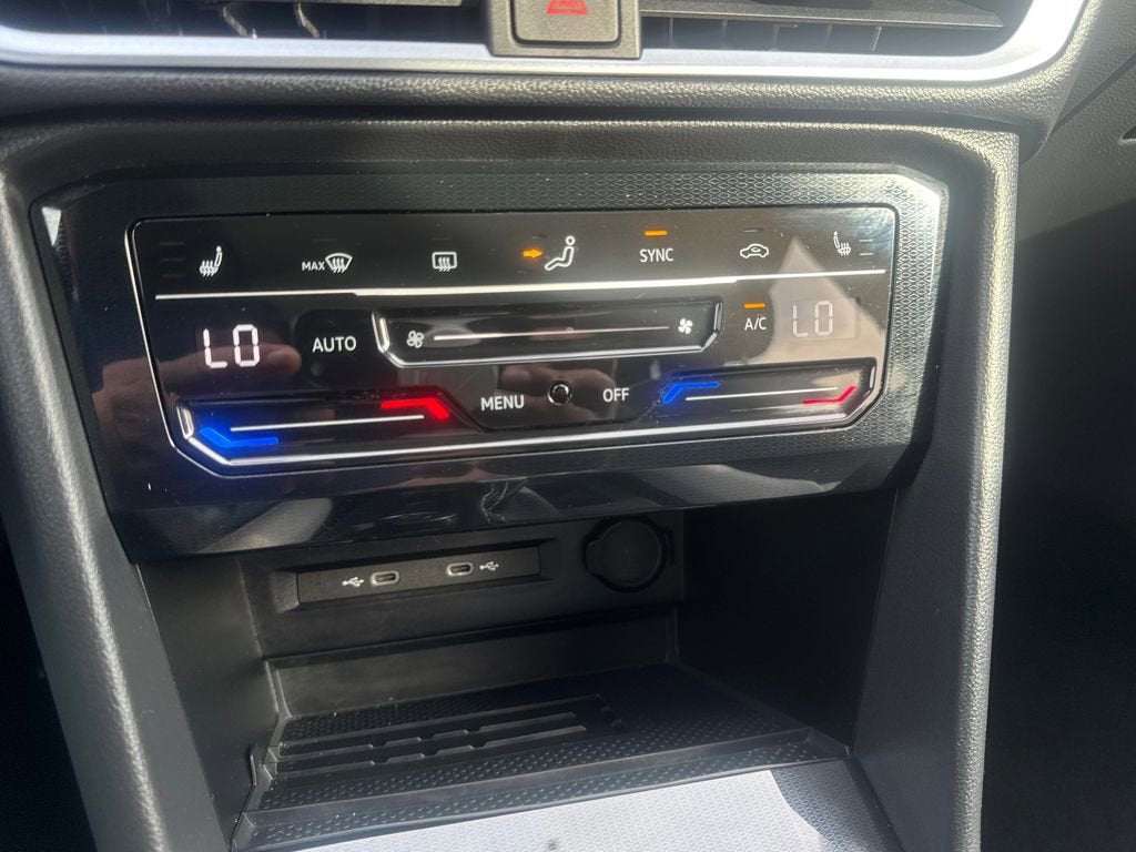 2025 Volkswagen Taos SE