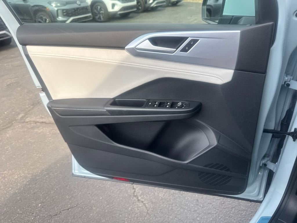 2025 Volkswagen Taos SE