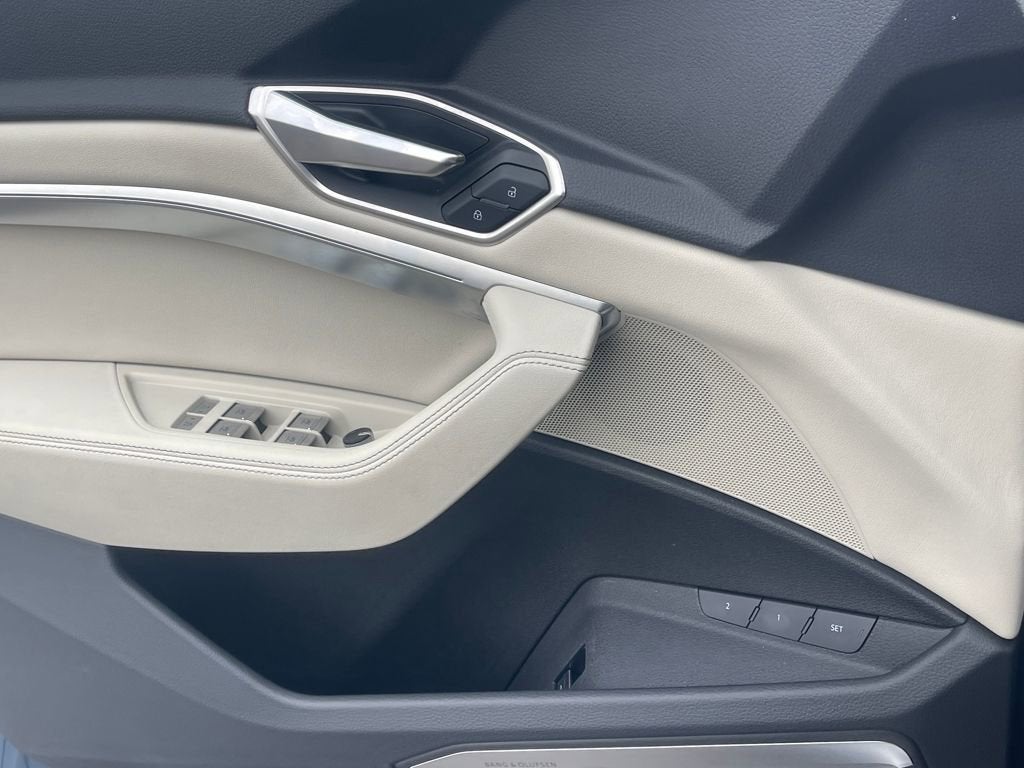 2024 Audi Q8 e-tron Sportback S line Premium Plus