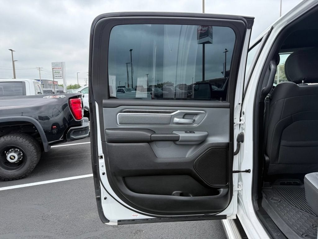 2022 RAM 1500 Big Horn Crew Cab 4x4 5'7" Box