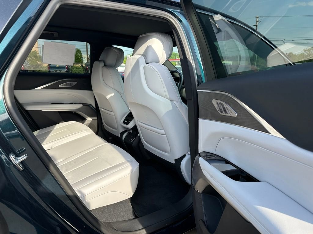 2024 Cadillac LYRIQ Luxury 2