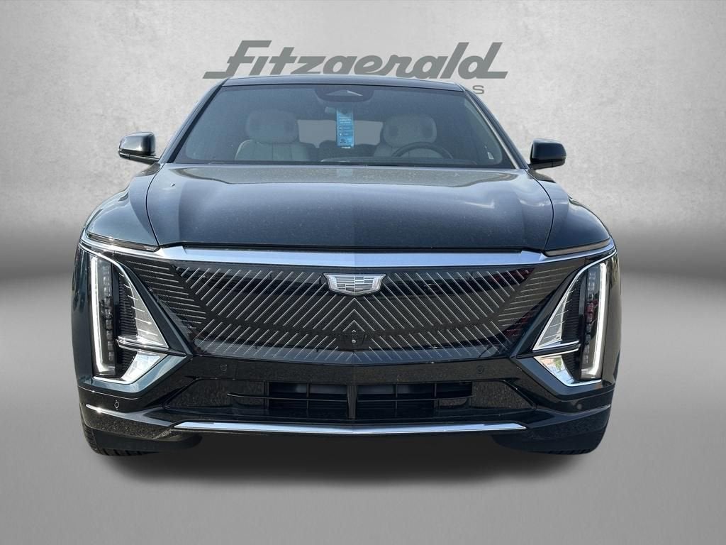 2024 Cadillac LYRIQ Luxury 2