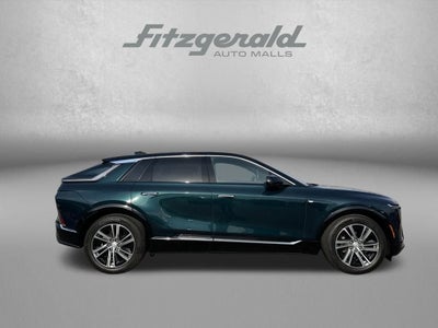 2024 Cadillac LYRIQ Luxury 2