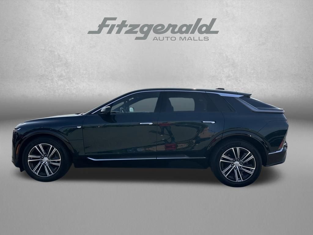 2024 Cadillac LYRIQ Luxury 2
