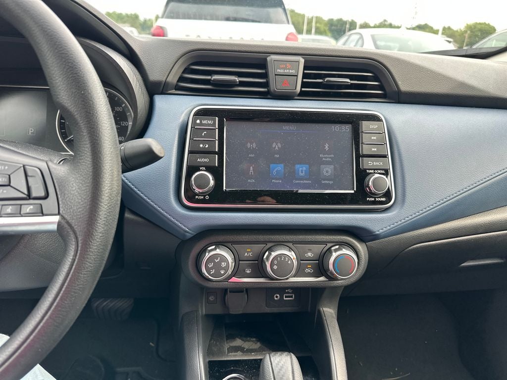 2025 Nissan Versa 1.6 SV