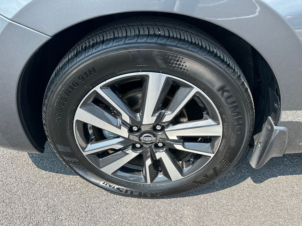 2025 Nissan Versa 1.6 SV