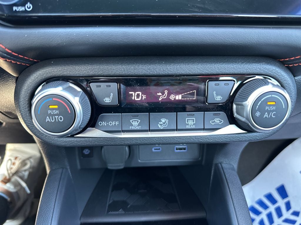 2025 Nissan Versa 1.6 SR