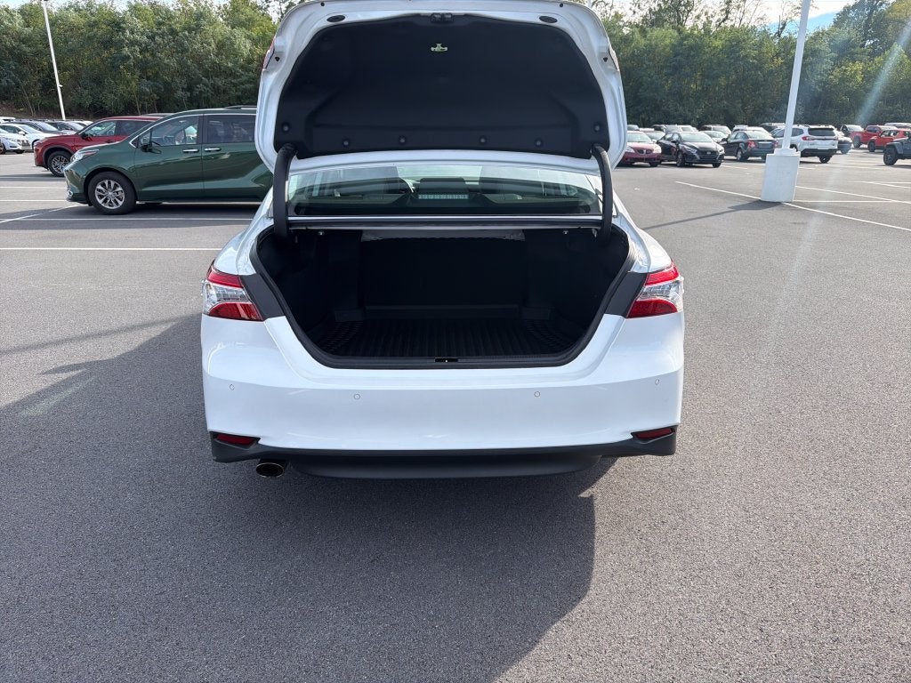2020 Toyota Camry Hybrid XLE