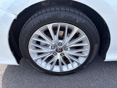 2020 Toyota Camry Hybrid XLE