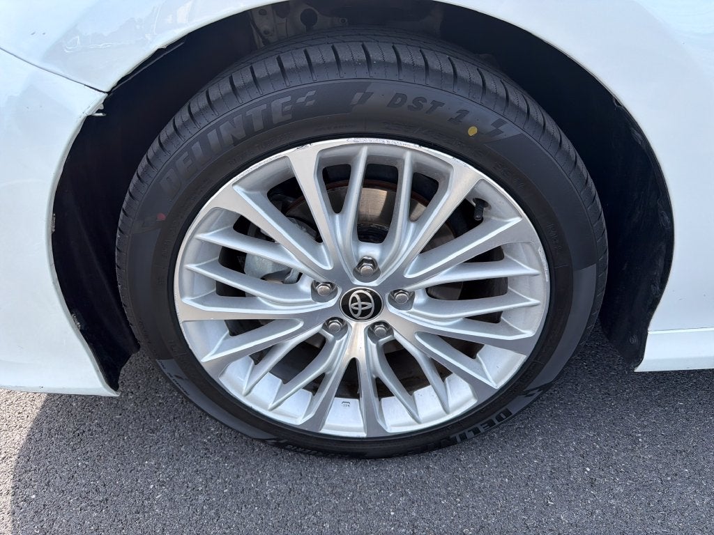 2020 Toyota Camry Hybrid XLE