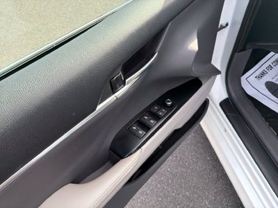 2020 Toyota Camry Hybrid XLE