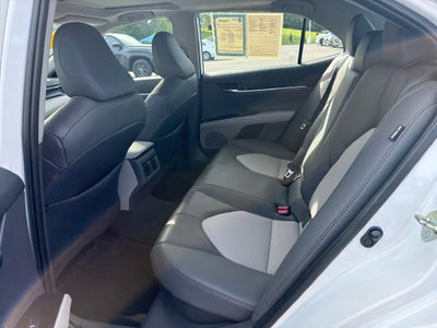 2020 Toyota Camry Hybrid XLE