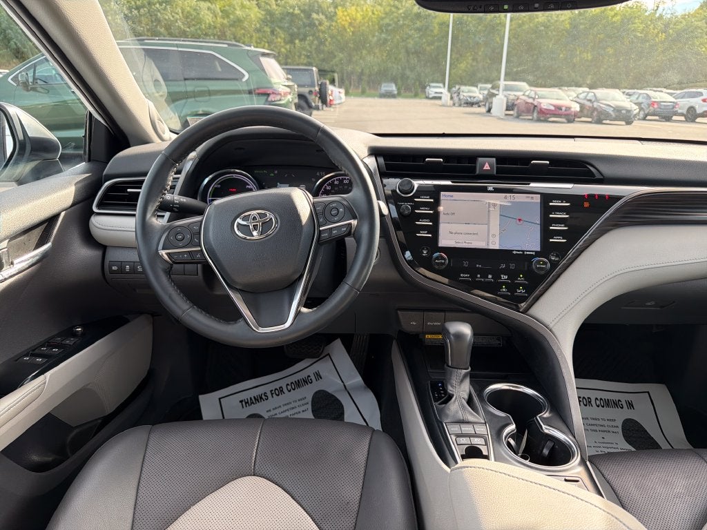 2020 Toyota Camry Hybrid XLE