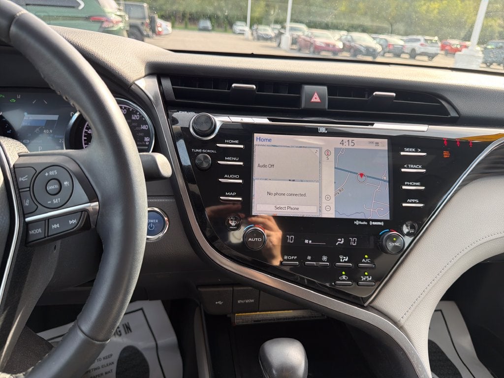 2020 Toyota Camry Hybrid XLE