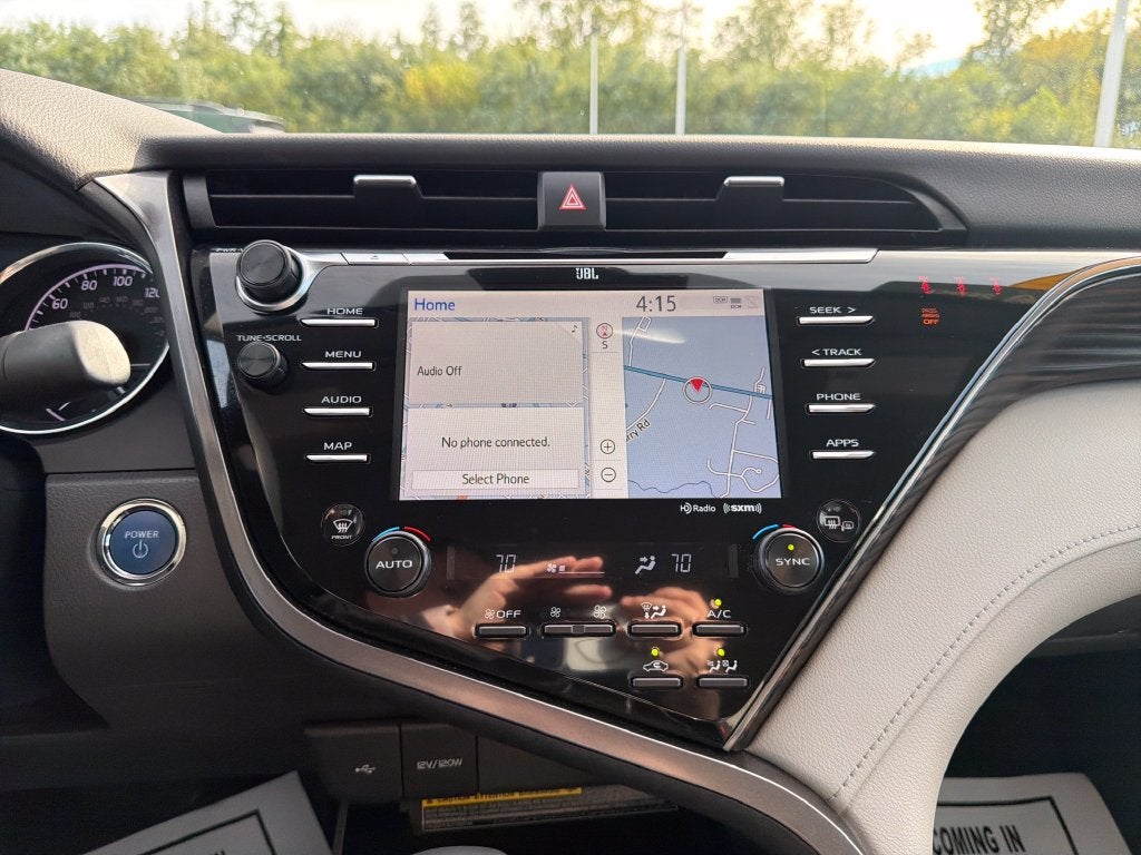 2020 Toyota Camry Hybrid XLE