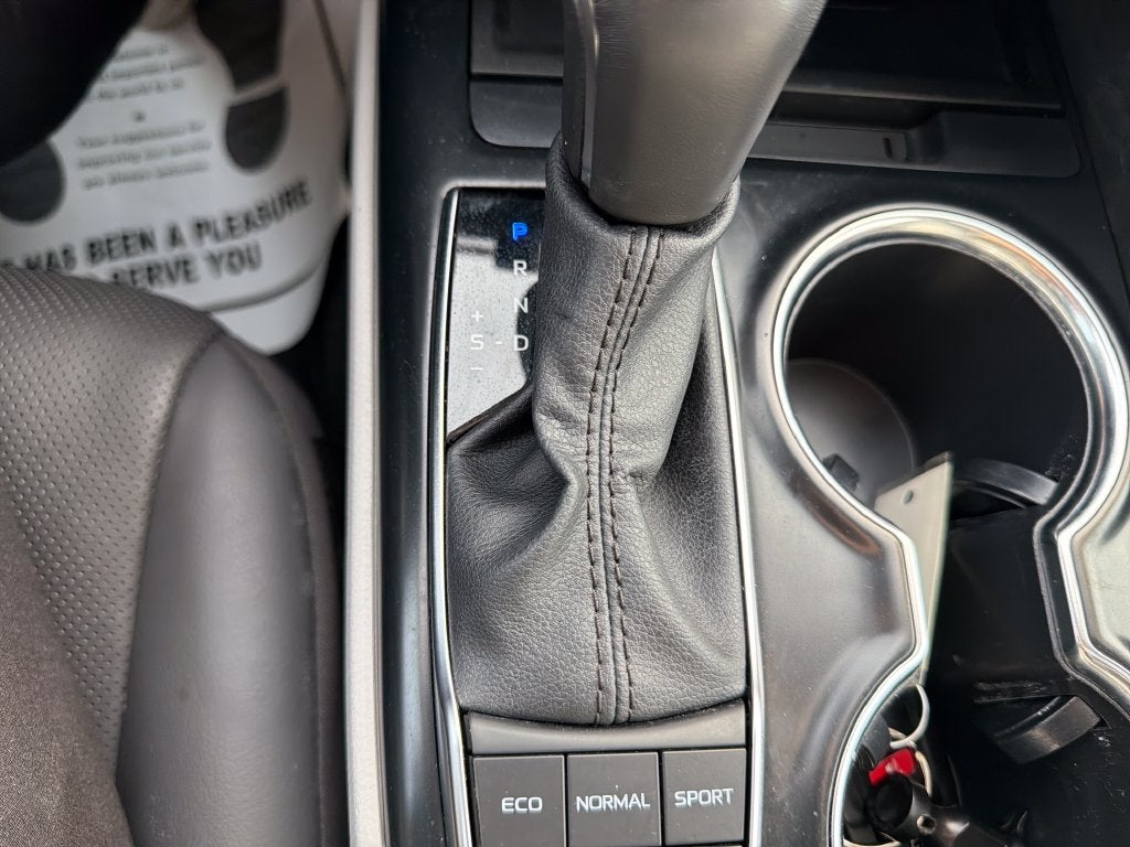 2020 Toyota Camry Hybrid XLE