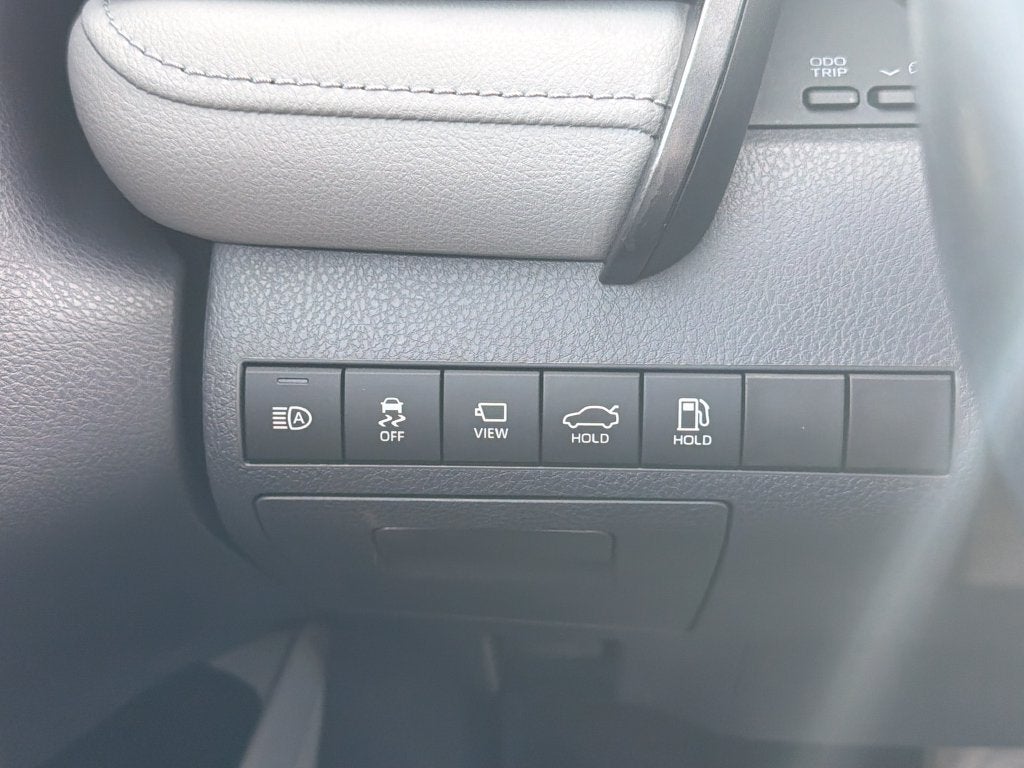 2020 Toyota Camry Hybrid XLE