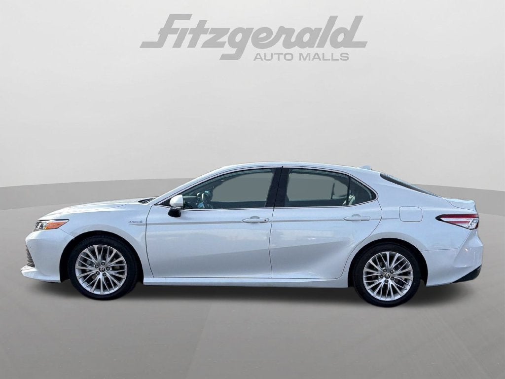2020 Toyota Camry Hybrid XLE