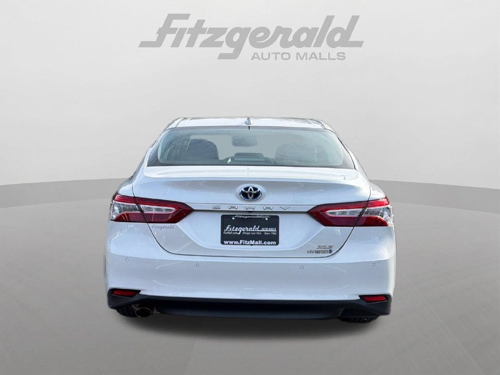2020 Toyota Camry Hybrid XLE