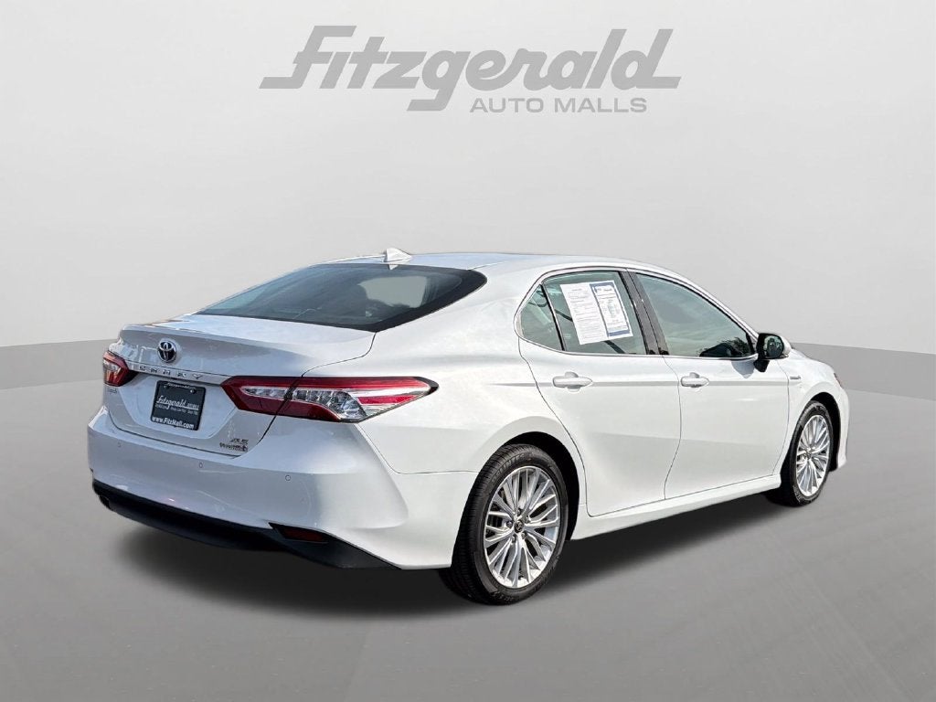2020 Toyota Camry Hybrid XLE