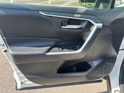2022 Toyota RAV4 Hybrid SE