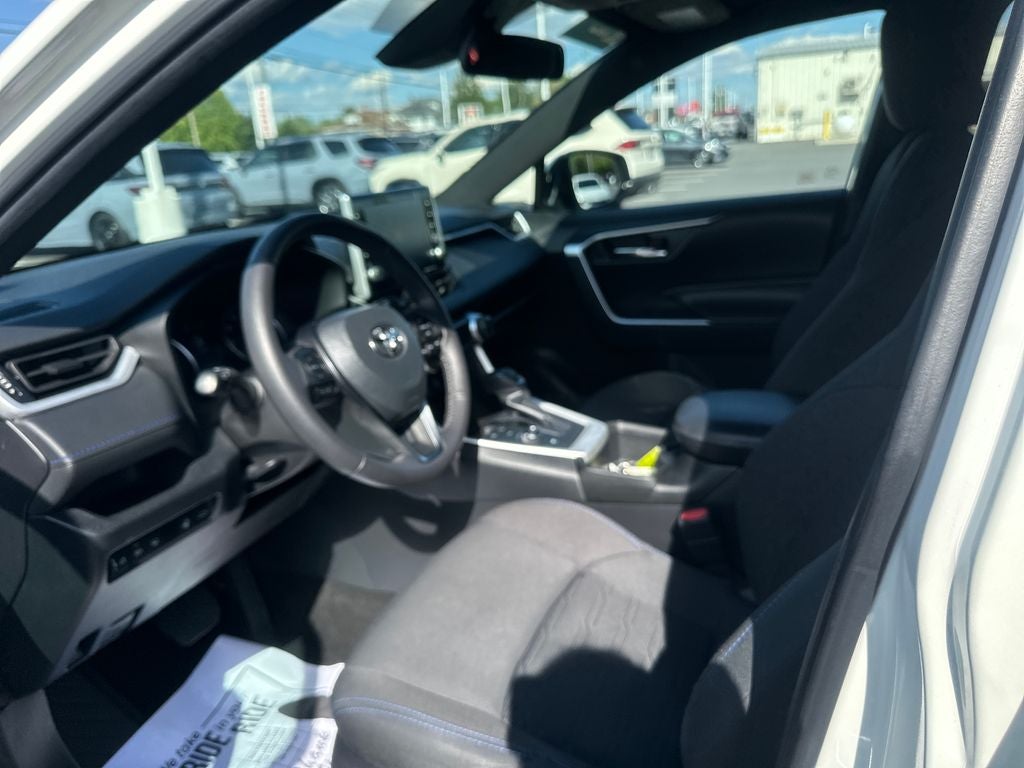 2022 Toyota RAV4 Hybrid SE